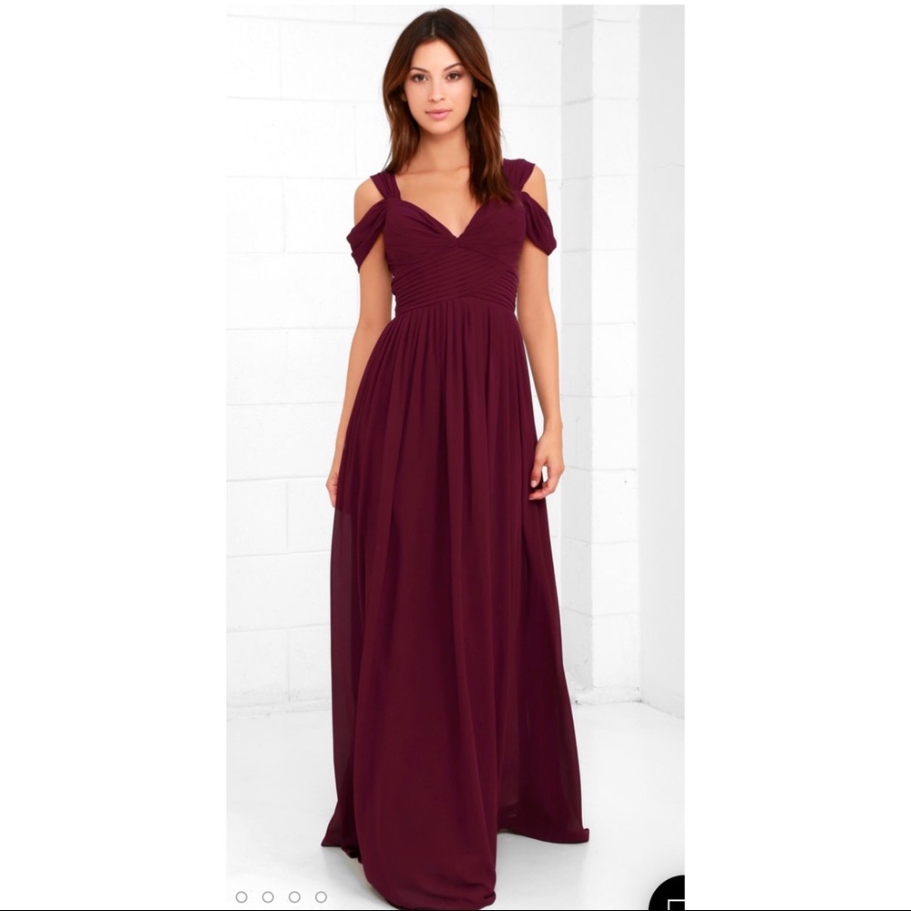 NWT! Lulu’s Burgundy Formal Dress!